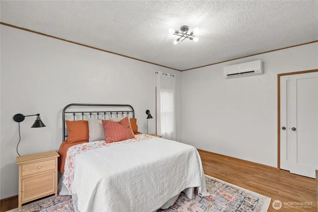 515 5th Street Hoquiam WA 98550