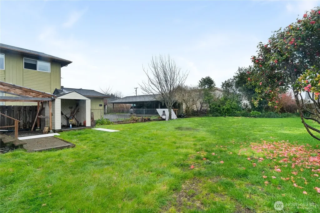 515 5th Street Hoquiam WA 98550