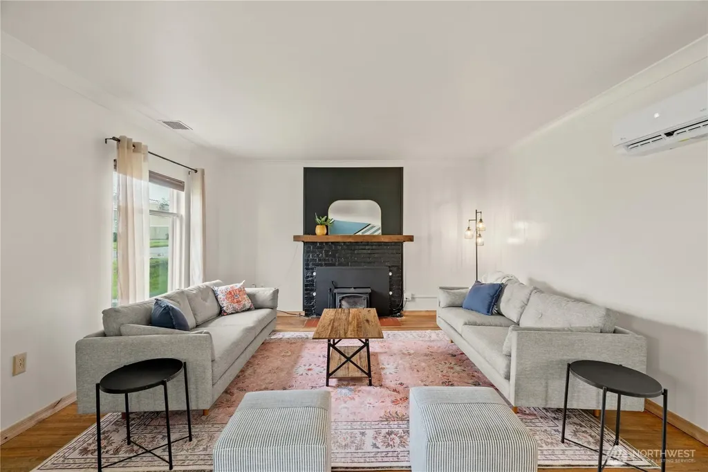 515 5th Street Hoquiam WA 98550