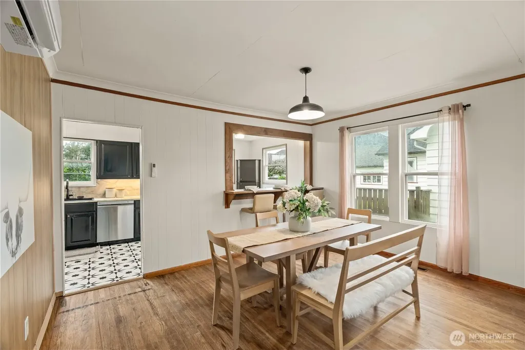 515 5th Street Hoquiam WA 98550