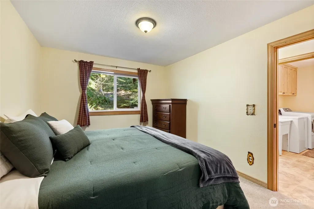 214 Paradise Drive Ashford WA 98304