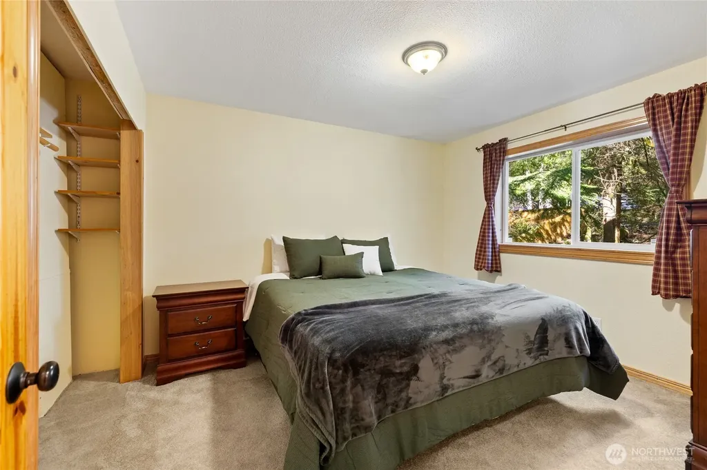 214 Paradise Drive Ashford WA 98304