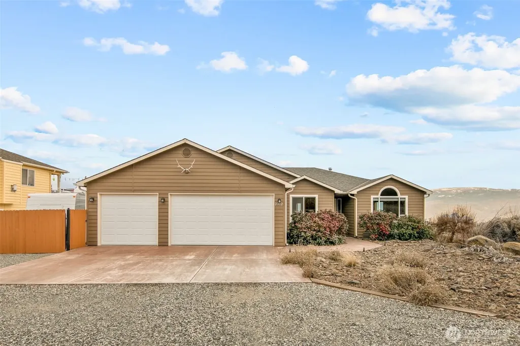 2312 Canyon Hills Drive East Wenatchee WA 98802