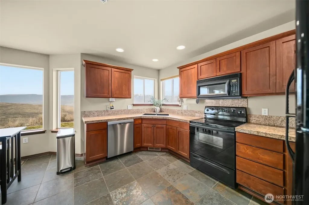 2312 Canyon Hills Drive East Wenatchee WA 98802