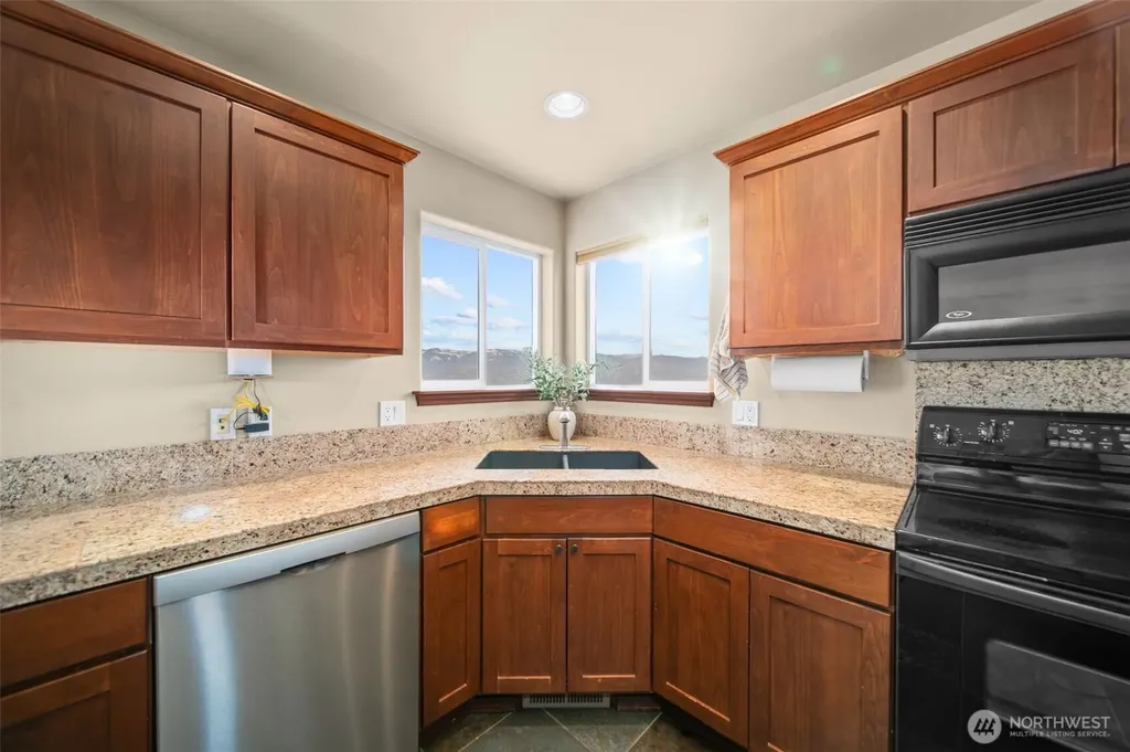 2312 Canyon Hills Drive East Wenatchee WA 98802