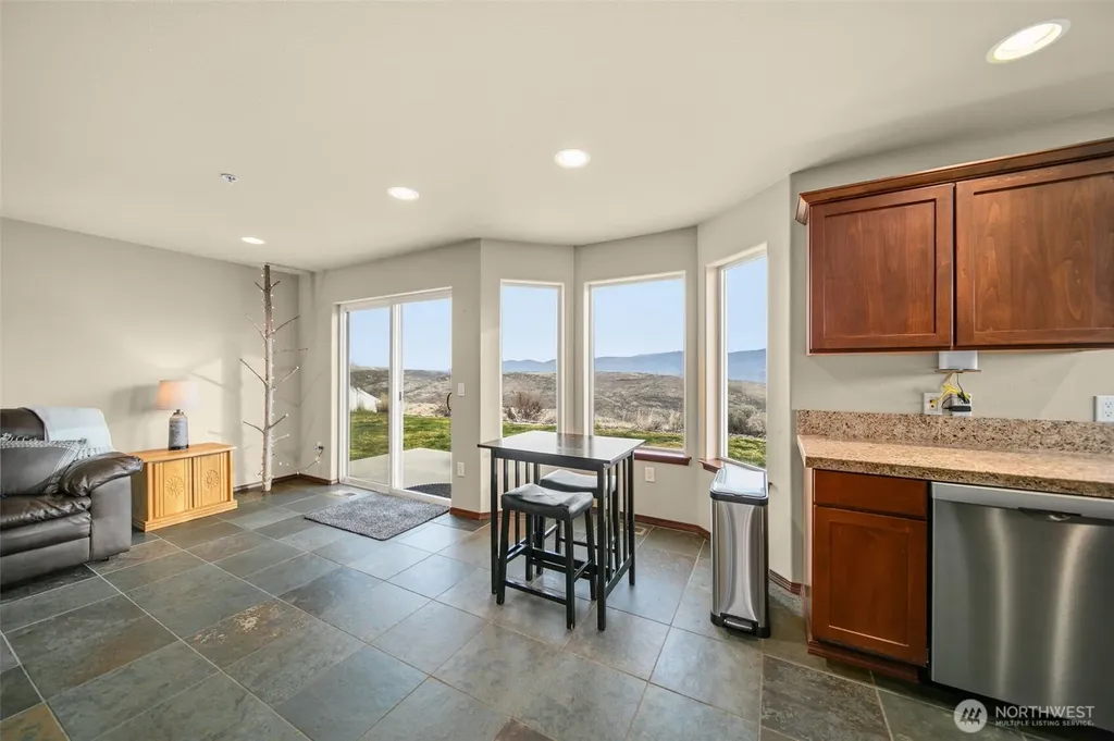 2312 Canyon Hills Drive East Wenatchee WA 98802