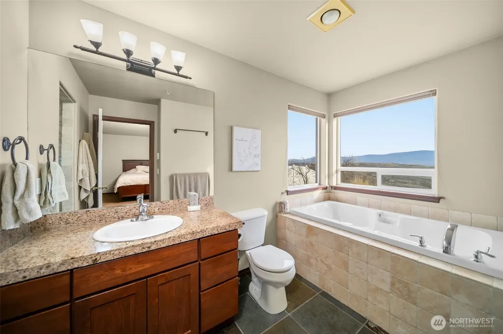 2312 Canyon Hills Drive East Wenatchee WA 98802