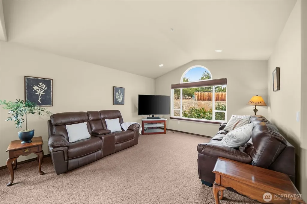 2312 Canyon Hills Drive East Wenatchee WA 98802