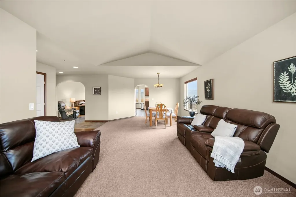 2312 Canyon Hills Drive East Wenatchee WA 98802