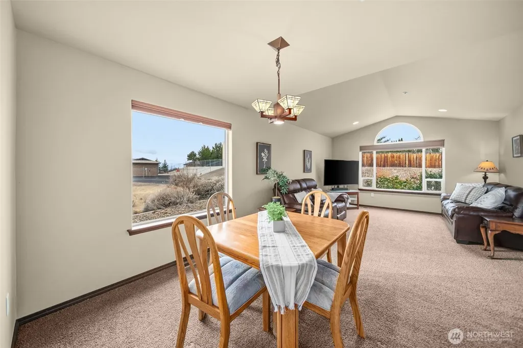 2312 Canyon Hills Drive East Wenatchee WA 98802