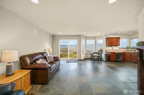 2312 Canyon Hills Drive East Wenatchee WA 98802
