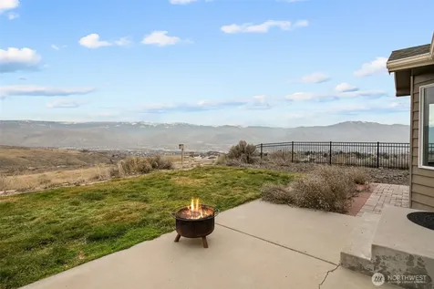 2312 Canyon Hills Drive East Wenatchee WA 98802