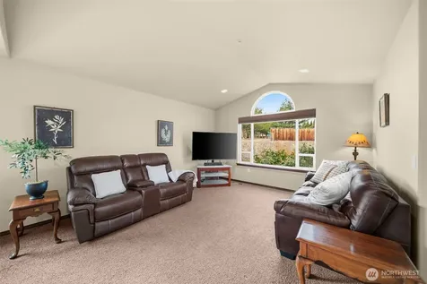 2312 Canyon Hills Drive East Wenatchee WA 98802