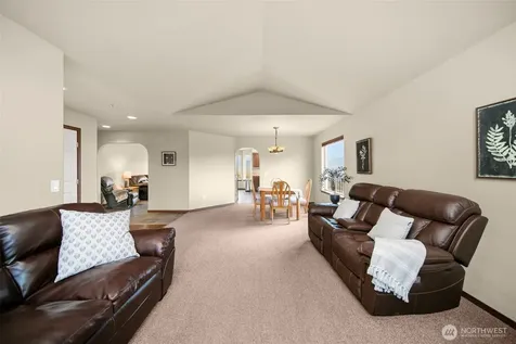 2312 Canyon Hills Drive East Wenatchee WA 98802