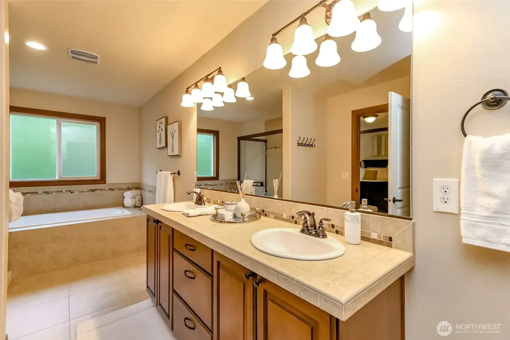21305 62nd Street Ct E Lake Tapps WA 98391