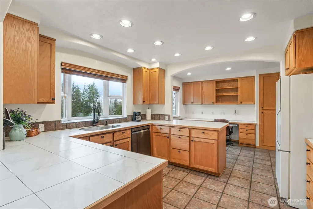 245 Joe Rocky Road Raymond WA 98577
