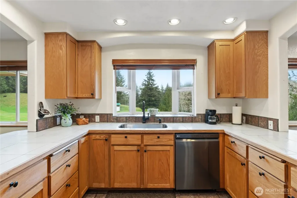 245 Joe Rocky Road Raymond WA 98577
