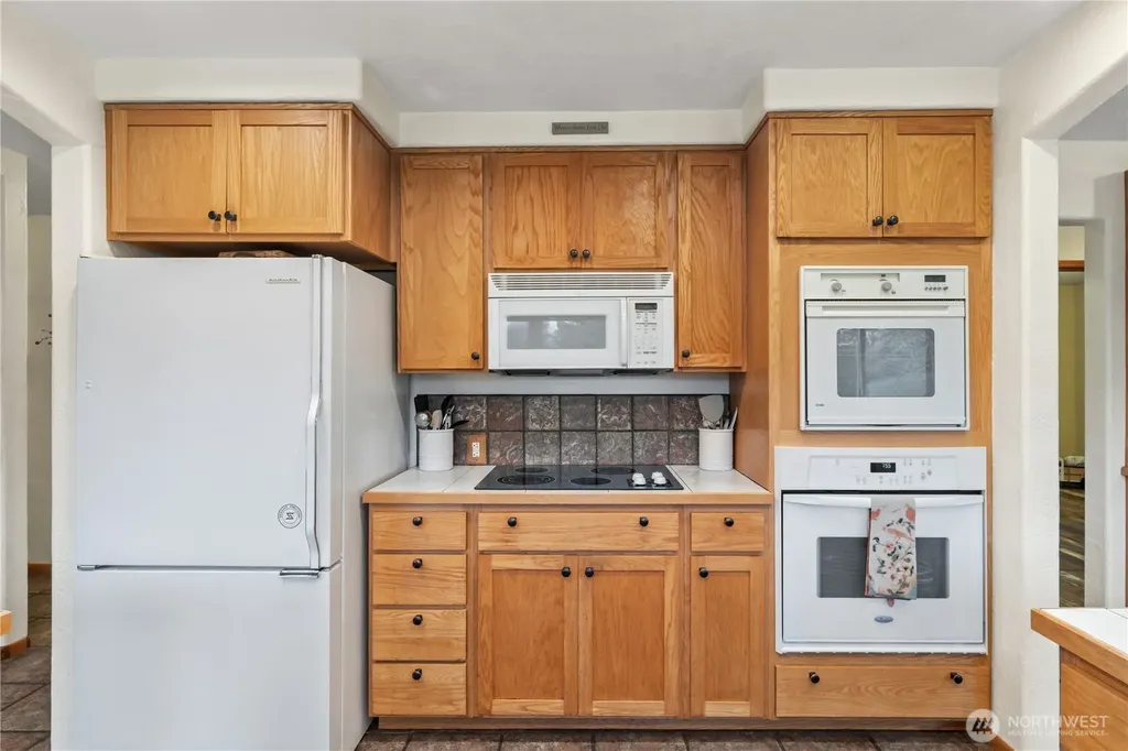 245 Joe Rocky Road Raymond WA 98577
