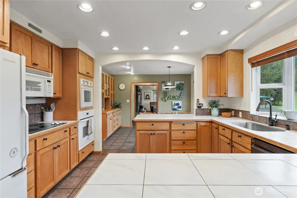 245 Joe Rocky Road Raymond WA 98577