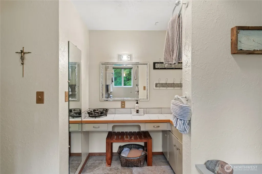 245 Joe Rocky Road Raymond WA 98577