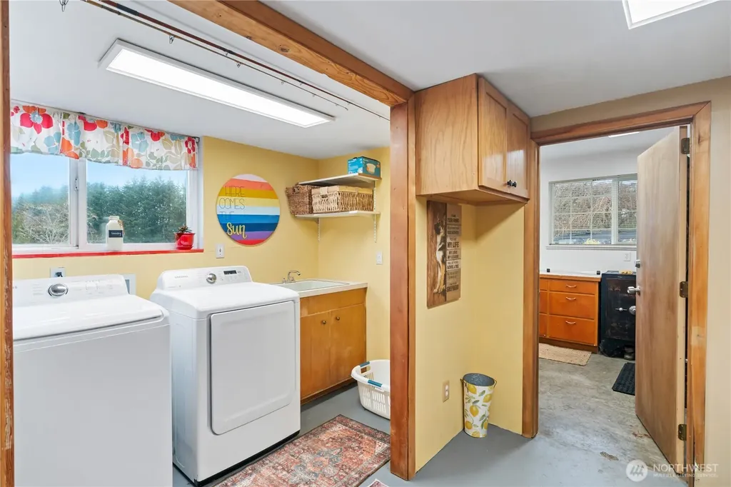 245 Joe Rocky Road Raymond WA 98577