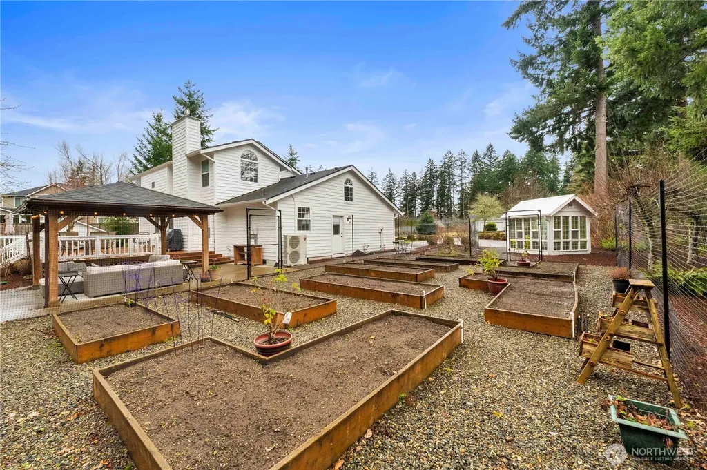 15511 133rd Avenue E Puyallup WA 98374