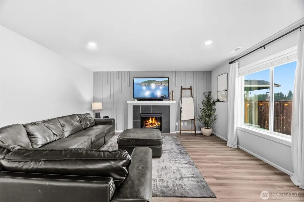 9274 Candytuft Drive SE Tumwater WA 98501
