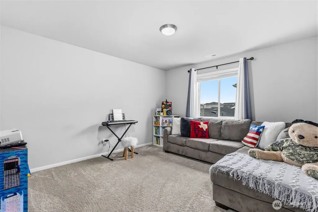 9274 Candytuft Drive SE Tumwater WA 98501