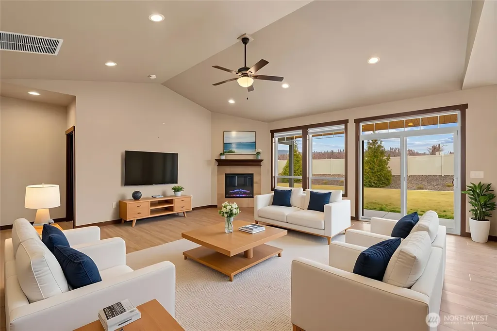 755 S Perry Avenue East Wenatchee WA 98802