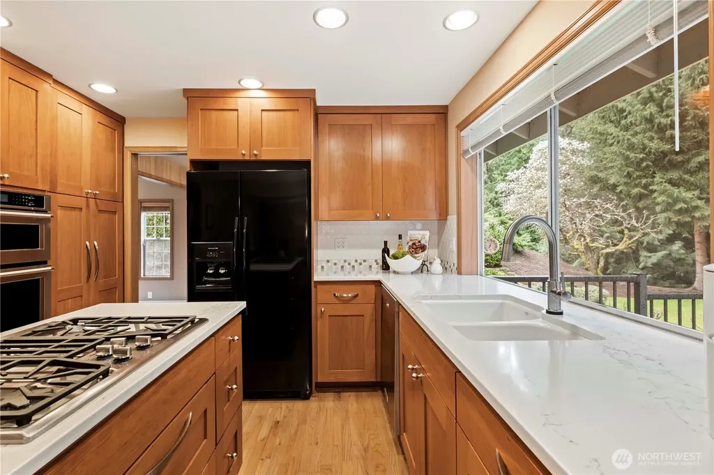 24229 NE 7th Place Sammamish WA 98074