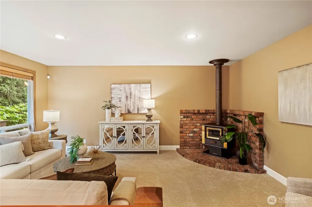 24229 NE 7th Place Sammamish WA 98074