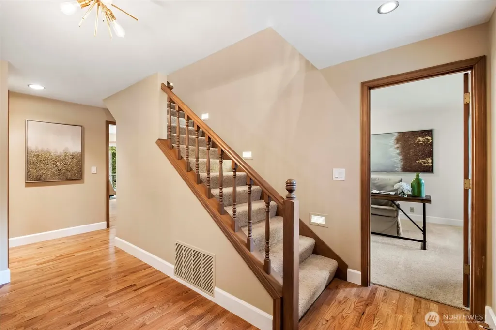 24229 NE 7th Place Sammamish WA 98074