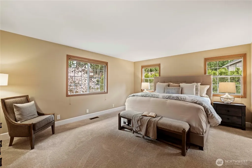 24229 NE 7th Place Sammamish WA 98074