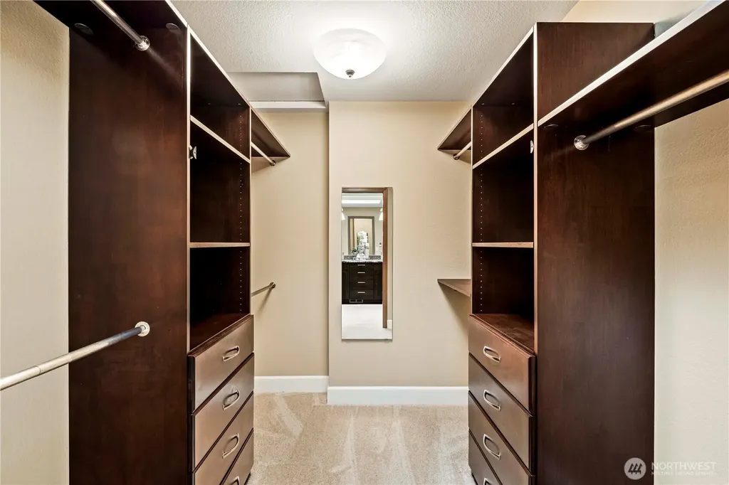 24229 NE 7th Place Sammamish WA 98074