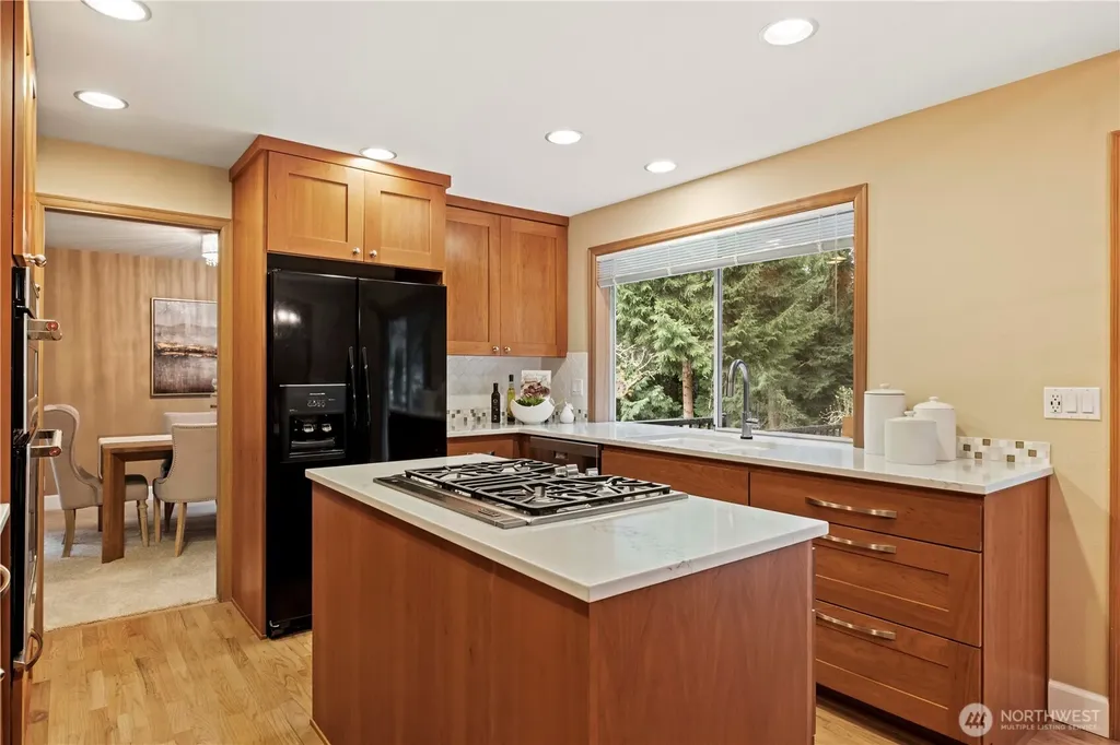 24229 NE 7th Place Sammamish WA 98074