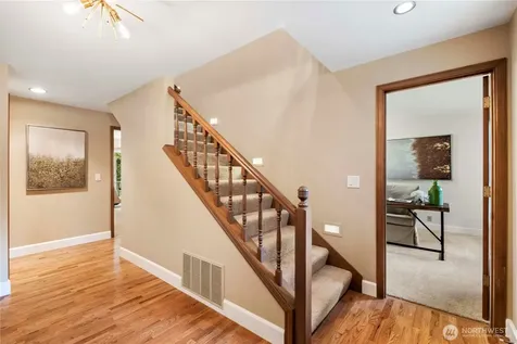 24229 NE 7th Place Sammamish WA 98074