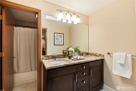 24229 NE 7th Place Sammamish WA 98074