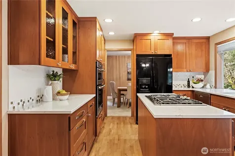 24229 NE 7th Place Sammamish WA 98074