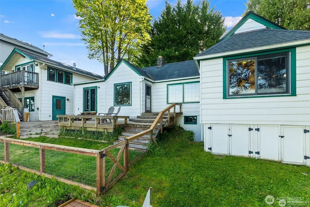 1333 East Bay Drive NE Olympia WA 98506