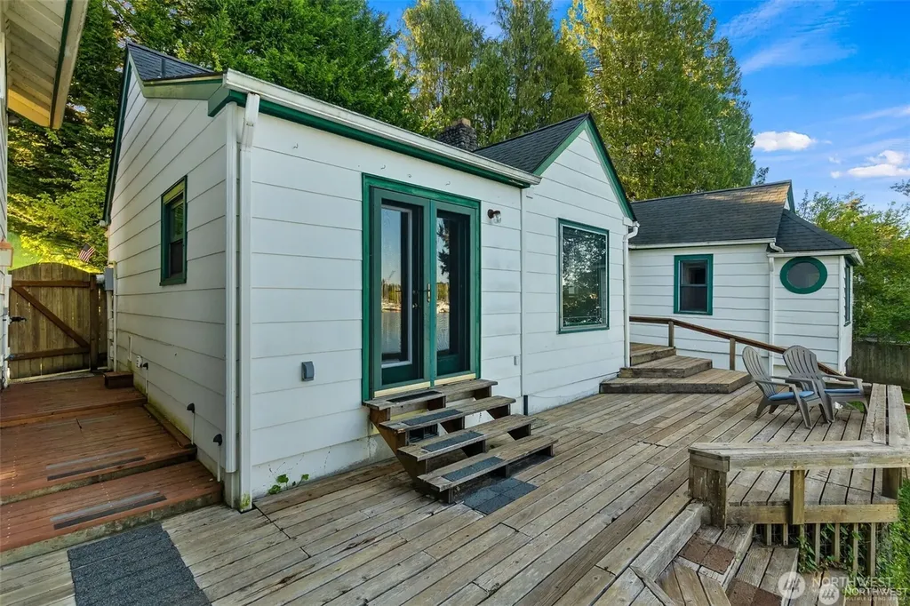 1333 East Bay Drive NE Olympia WA 98506