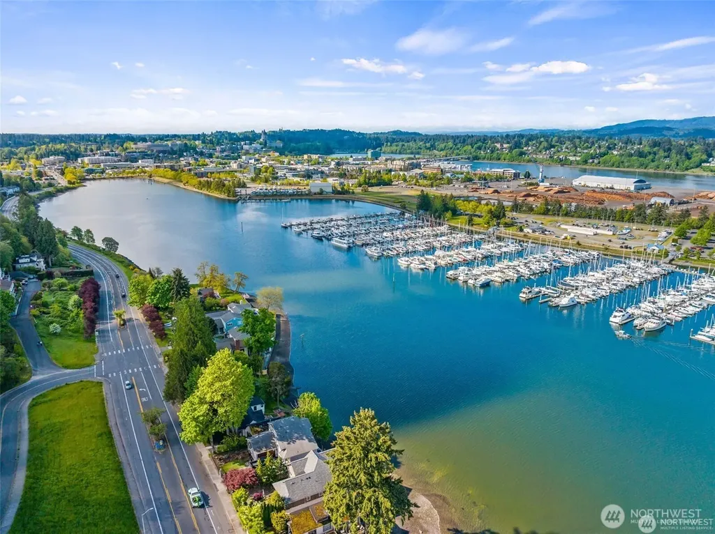 1333 East Bay Drive NE Olympia WA 98506