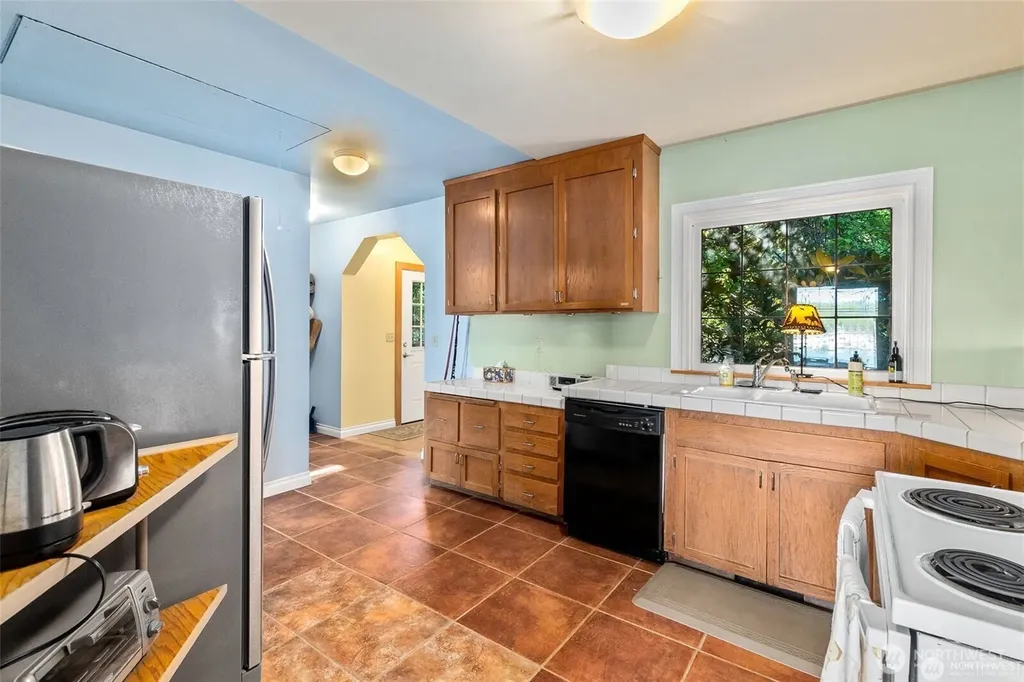 1333 East Bay Drive NE Olympia WA 98506