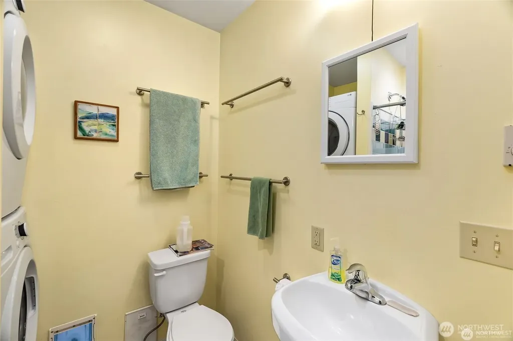 1333 East Bay Drive NE Olympia WA 98506