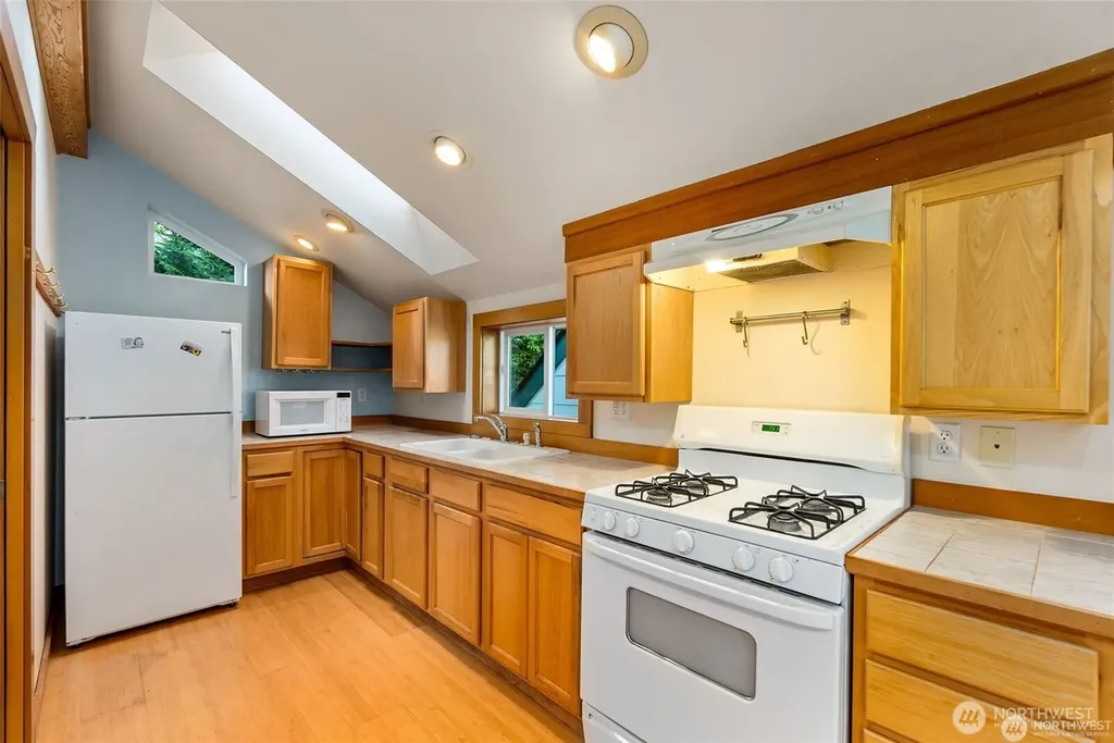 1333 East Bay Drive NE Olympia WA 98506