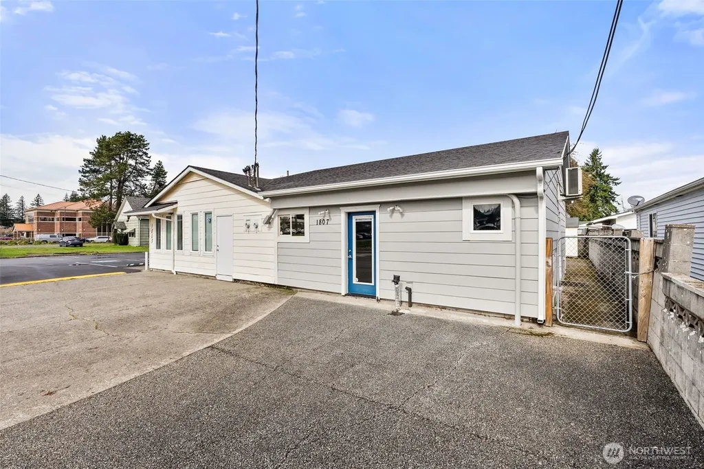 1805 Cooks Hill Road Centralia WA 98531