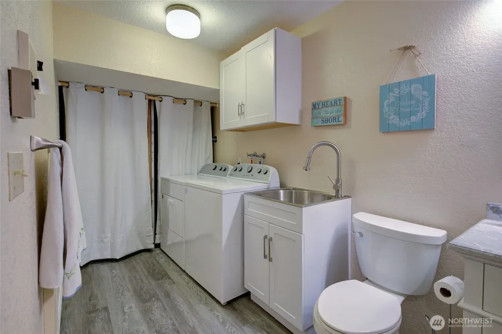 347 Sand Dune Avenue SW Ocean Shores WA 98569