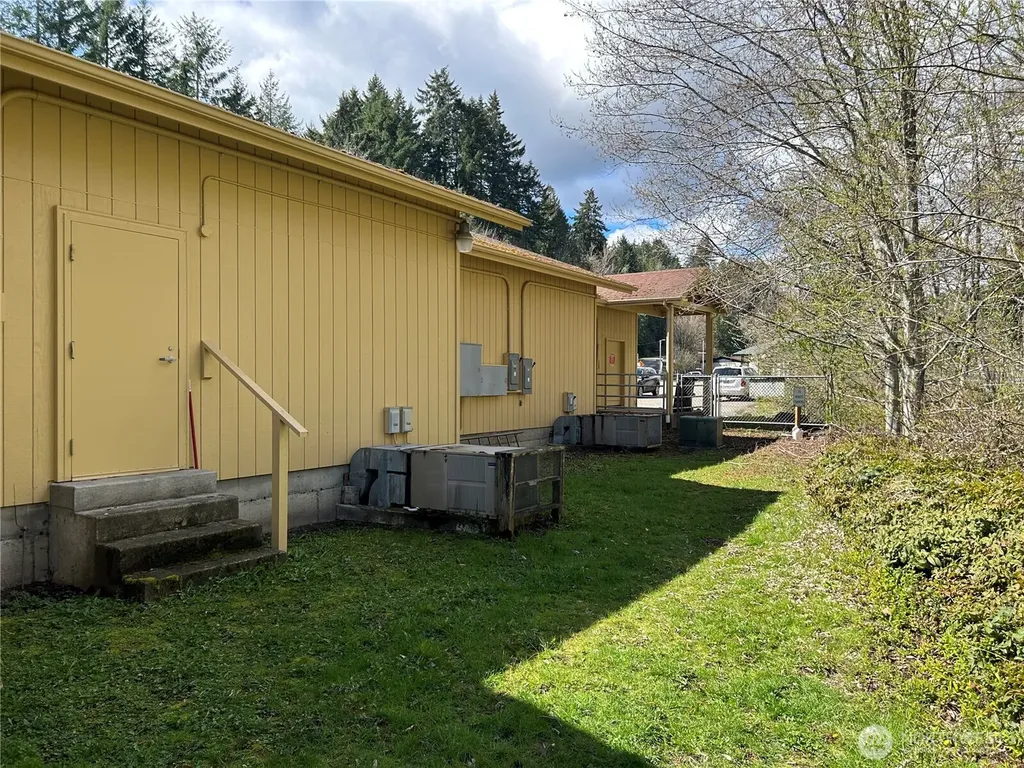 60 N Lake Cushman Road Hoodsport WA 98320
