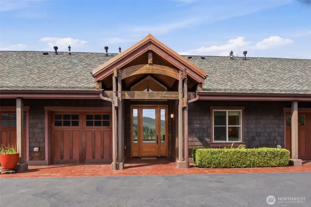 383 NE Romance Hill Road Belfair WA 98528