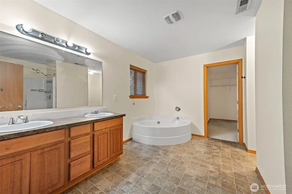 5770 Arcarro Court SE Lacey WA 98503