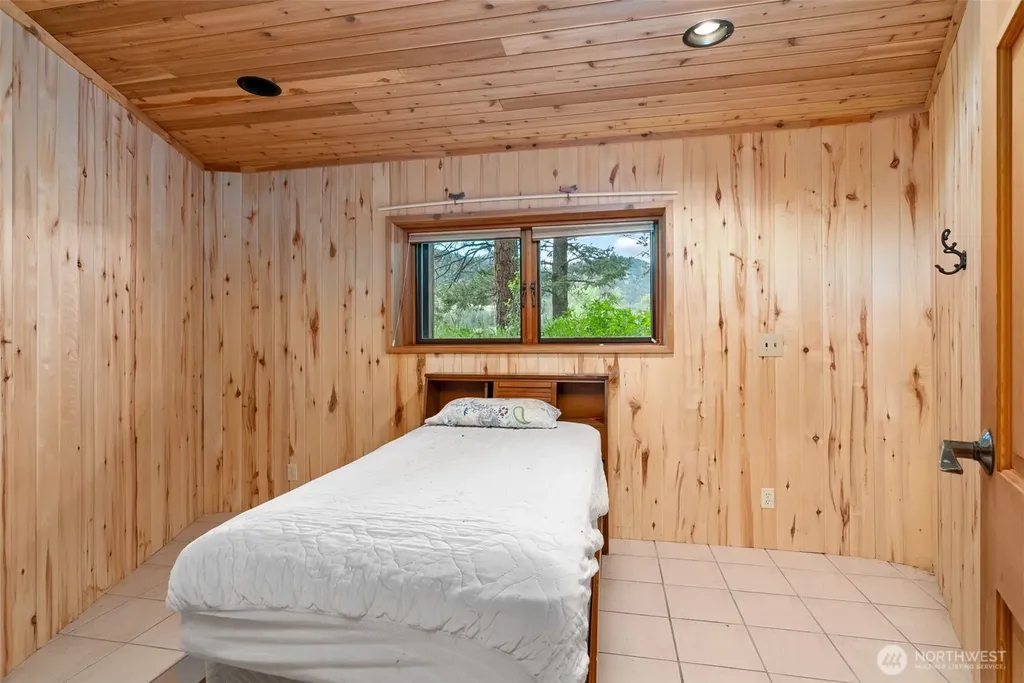 21 Louie Creek Road Curlew WA 99118